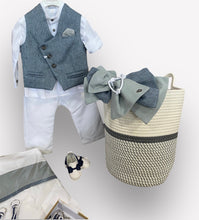 Load image into Gallery viewer, Christening Boys G221