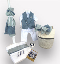 Load image into Gallery viewer, Christening Boys G221