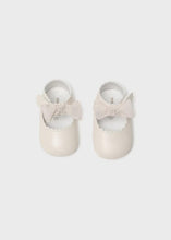 Load image into Gallery viewer, Mayoral Baby Girl Off White Shoes (9742) (57)
