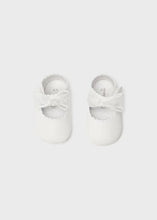 Load image into Gallery viewer, Mayoral Baby Girl White Shoes (9742) (55)
