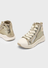 Load image into Gallery viewer, Mayoral Girls Gold Shoes (42/583)
